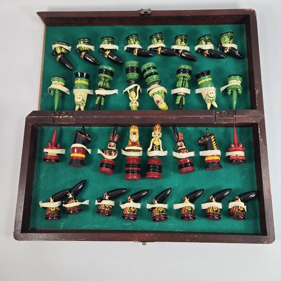 Vintage Chess Set Hungarian Folk Art Erzgebirge Complete Hand-painted Wood - Picture 6 of 16